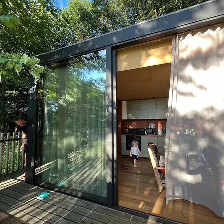 Des Bois De * سبا